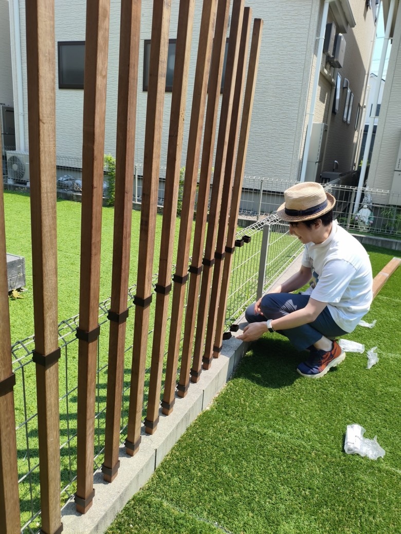 木製目隠しフェンス（メッシュフェンス用）