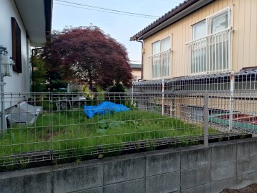 木製目隠しフェンス（メッシュフェンス用）設置前