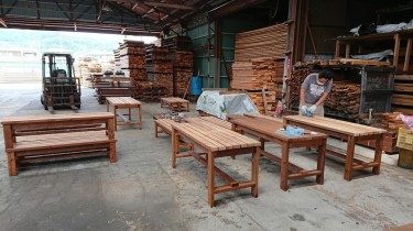 レッドシダー製ガーデンテーブル＆ベンチ