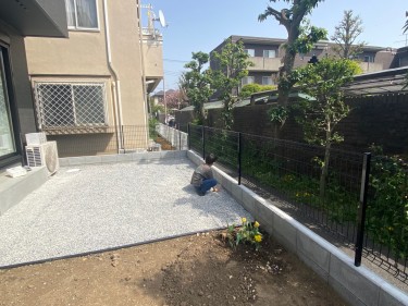 木製目隠しフェンス（Before)