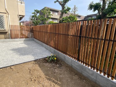 木製目隠しフェンス（After)
