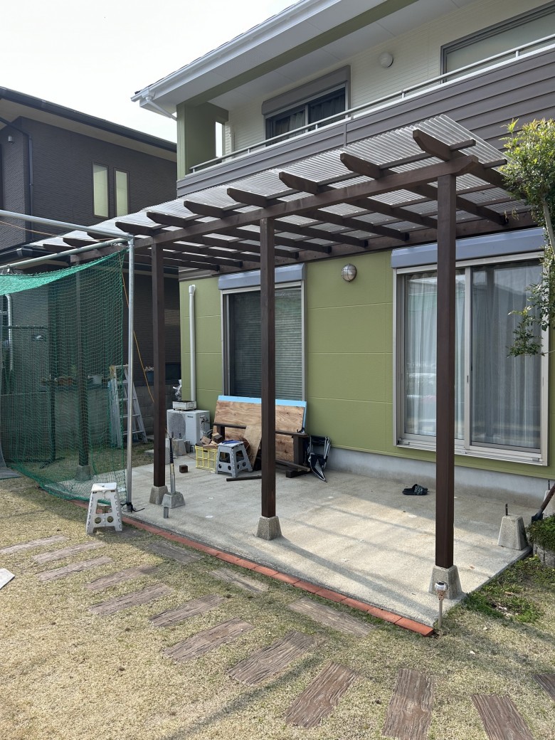 レッドシダー 屋根付きパーゴラ 全景 DIY施工事例 横尾様 No252